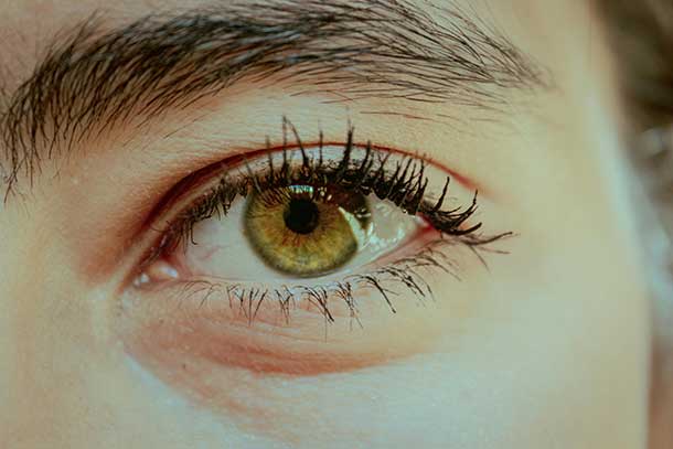 Maquillaje - Ojo seco - Síntomas - VERTE Oftalmología Barcelona